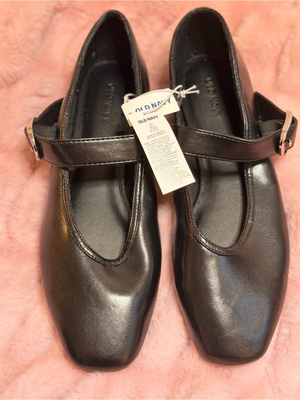 Old Navy Black Mary Jane Square-Toe Flats with Strap - Picture 3 of 3